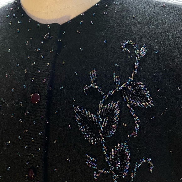 Vtg heavily beaded M/L black with iridescent beads. - Picture 3 of 9
